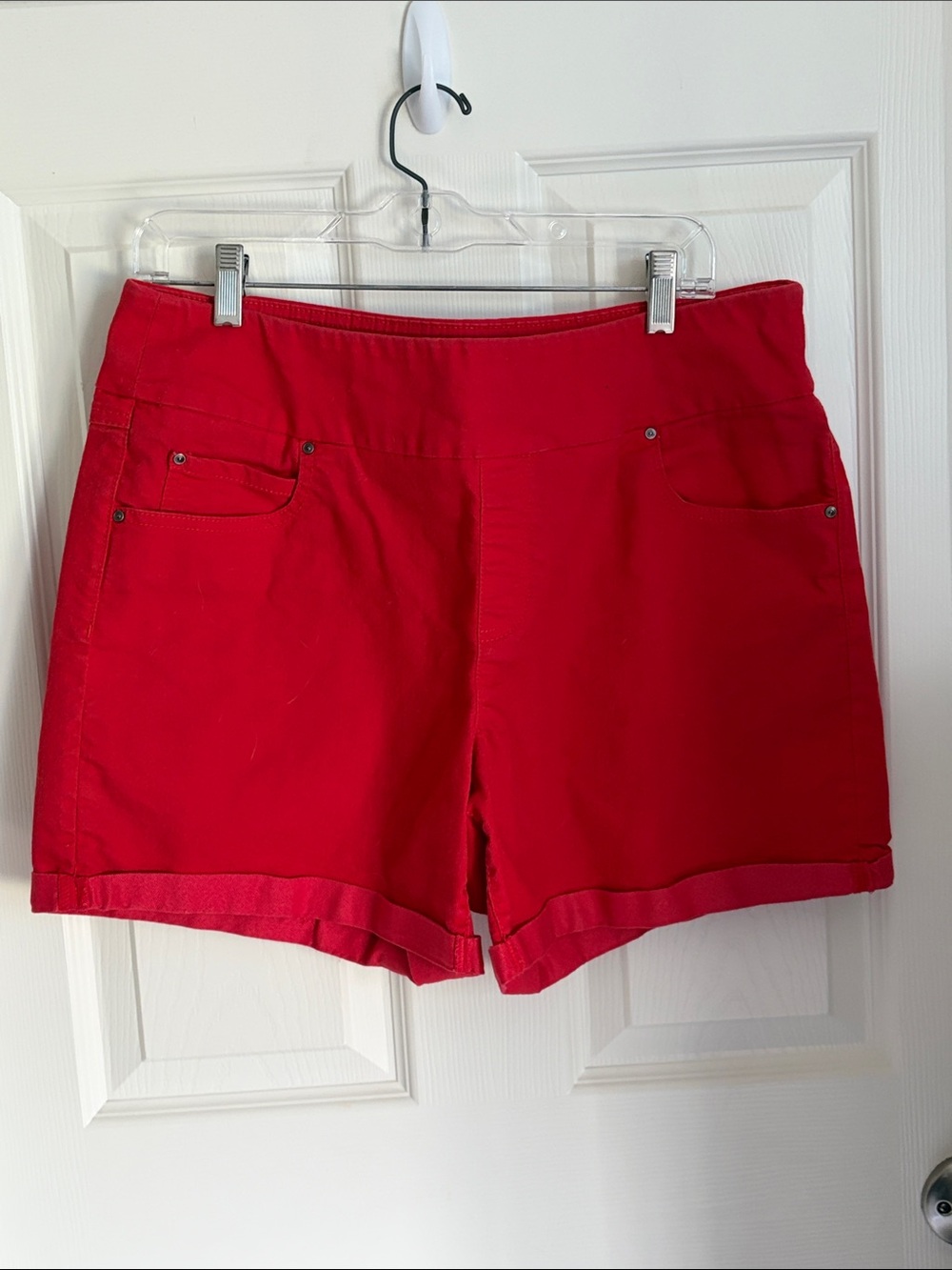 Time and Tru Red Mid-Rise Pull On Jean Shorts